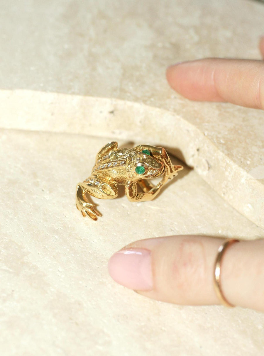 Emerald and Diamond Frog Ring on Yellow Gold