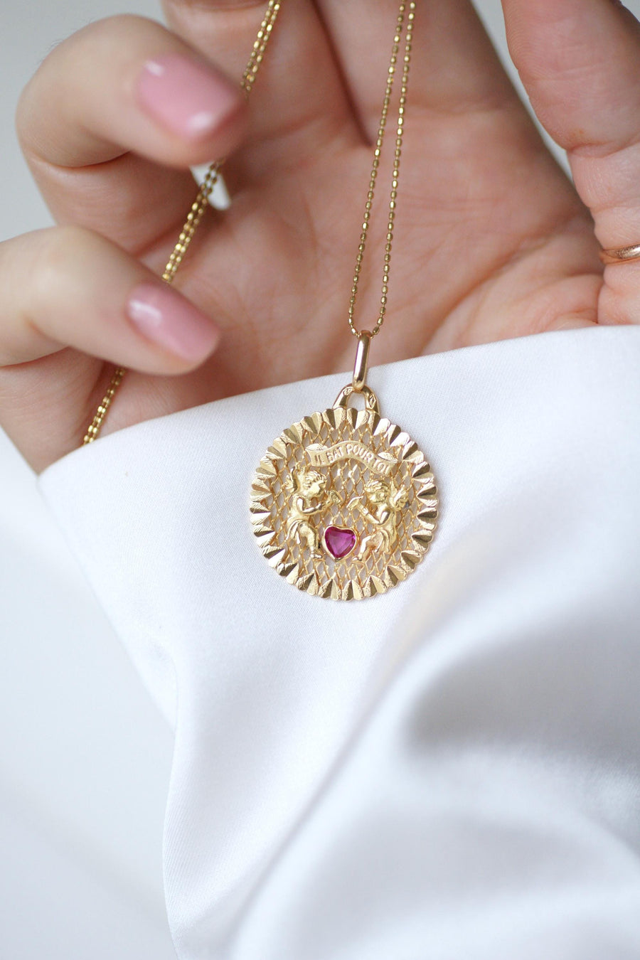 Pendant Love Medal Yellow Gold Angels Heart Ruby "Il Bat Pour Toi" (It Beats For You)