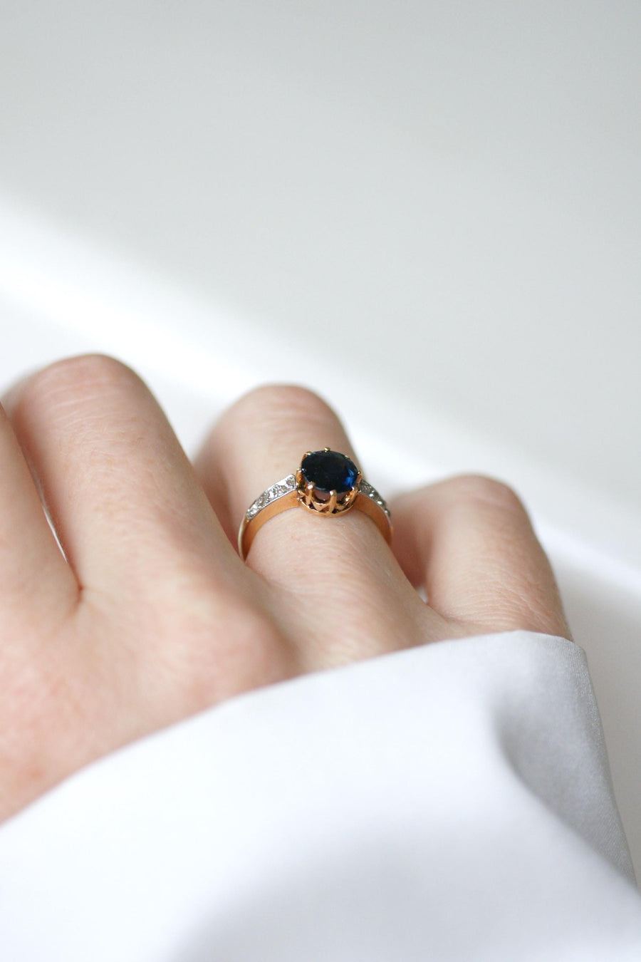 Belle Epoque Ring 1.50 Cts Sapphire and Diamonds on Yellow Gold and Platinum