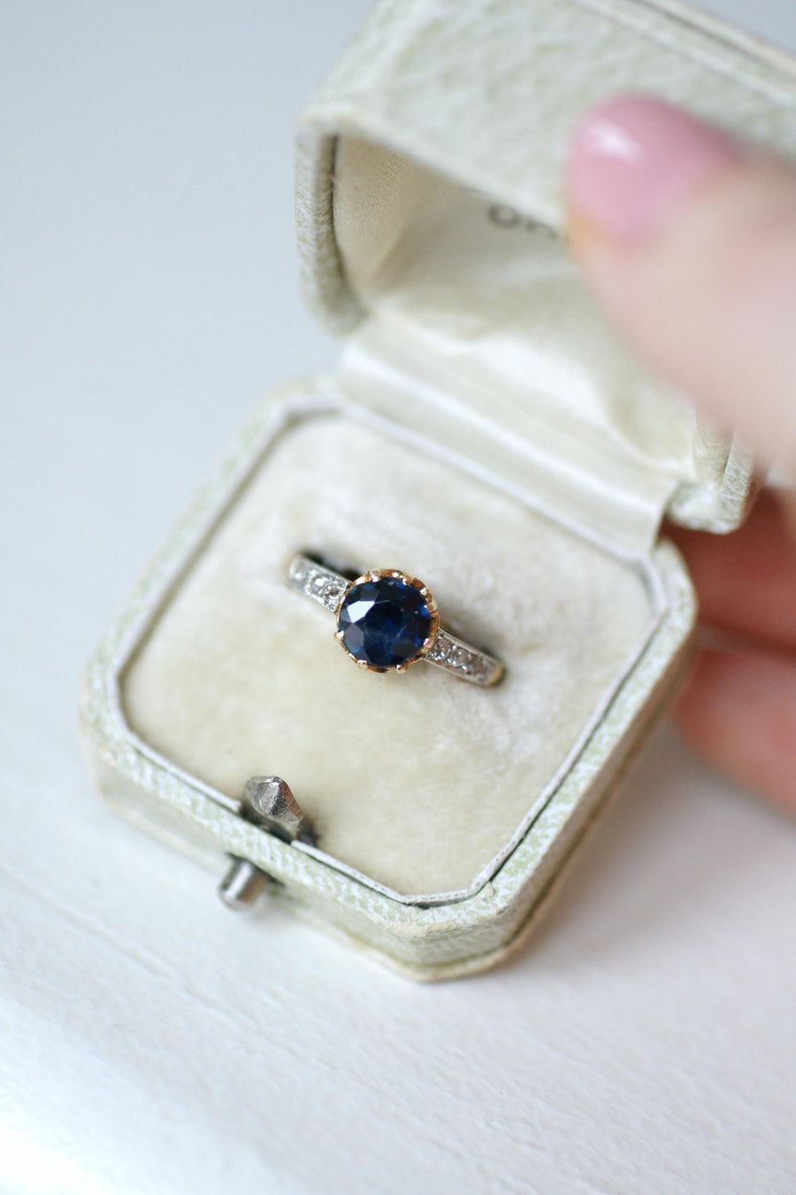 Belle Epoque Ring 1.50 Cts Sapphire and Diamonds on Yellow Gold and Platinum