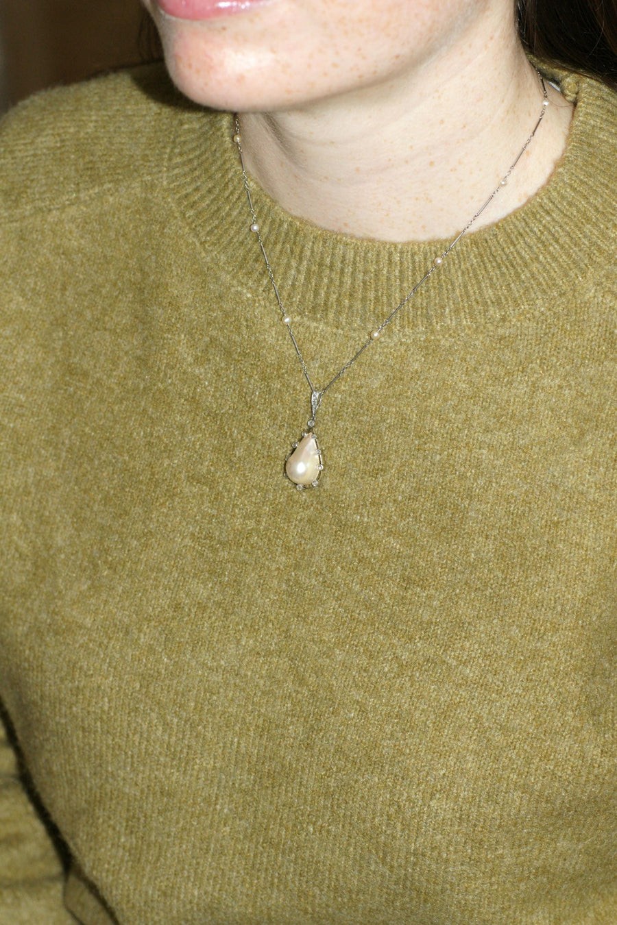 Art Deco Necklace Goutte Pearl & Diamond Pendant on Gold and Platinum