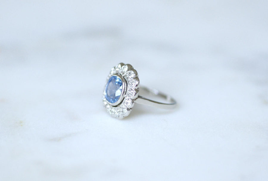 Art Deco Pompadour Ring Ceylon Sapphire 2.80 Cts and Diamonds on Platinum