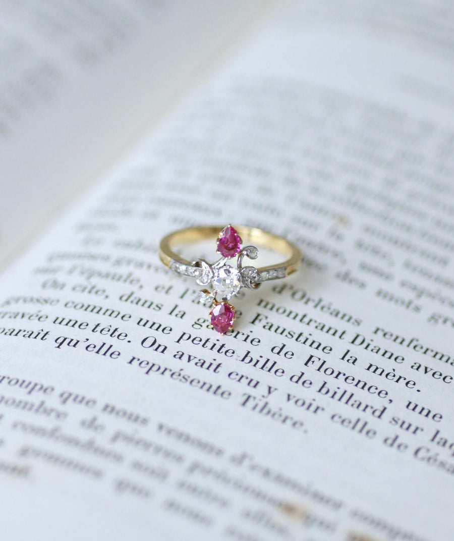 Ring Toi et Moi Belle Epoque Pear Ruby and Diamonds on Yellow Gold and Platinum