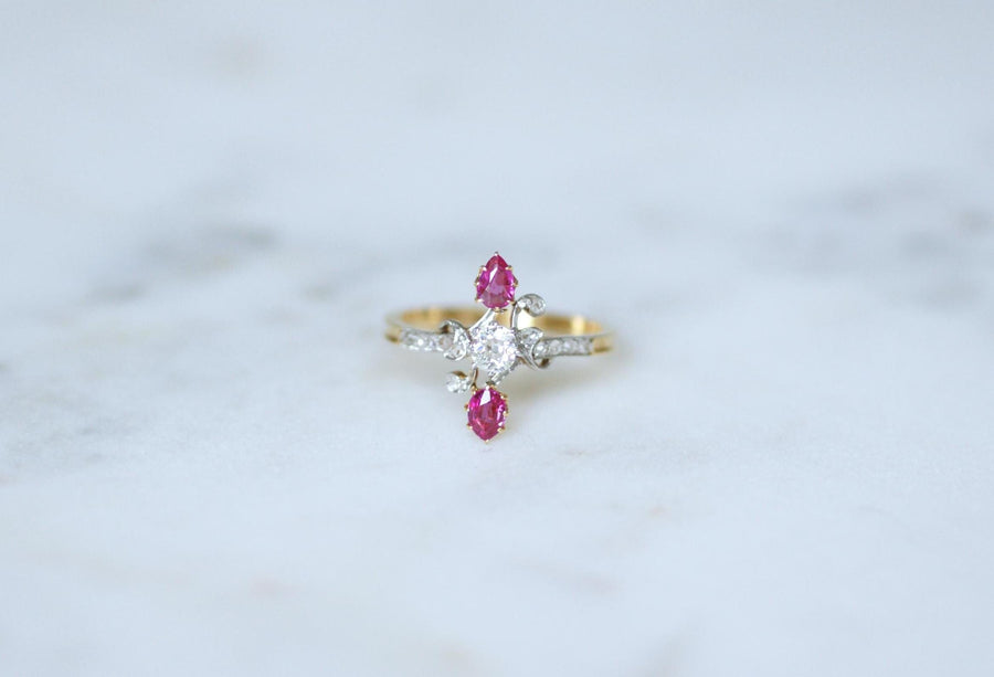 Ring Toi et Moi Belle Epoque Pear Ruby and Diamonds on Yellow Gold and Platinum