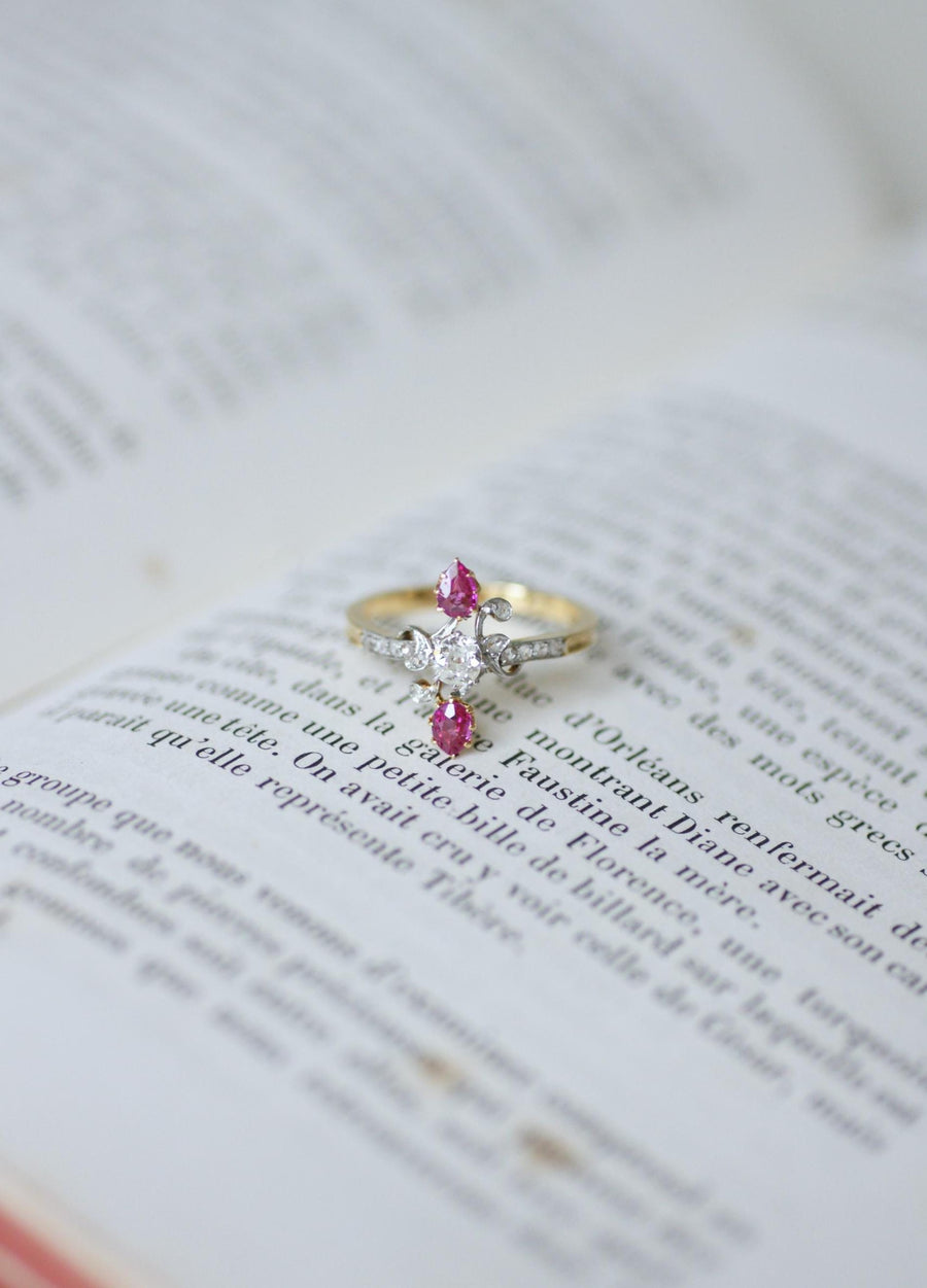 Ring Toi et Moi Belle Epoque Pear Ruby and Diamonds on Yellow Gold and Platinum