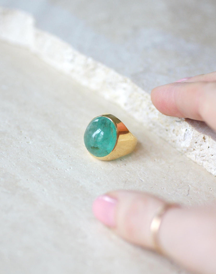 Ring Cabochon Emerald 16 Carats on Yellow Gold