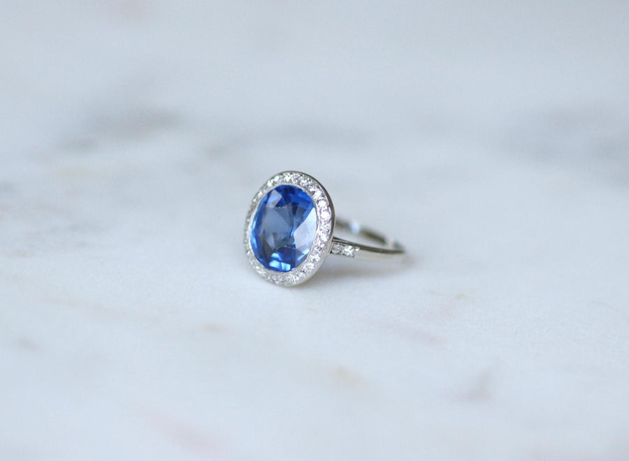 Art Deco Pompadour Ring Unheated Ceylon Sapphire 4.30 Cts and Diamonds on Platinum