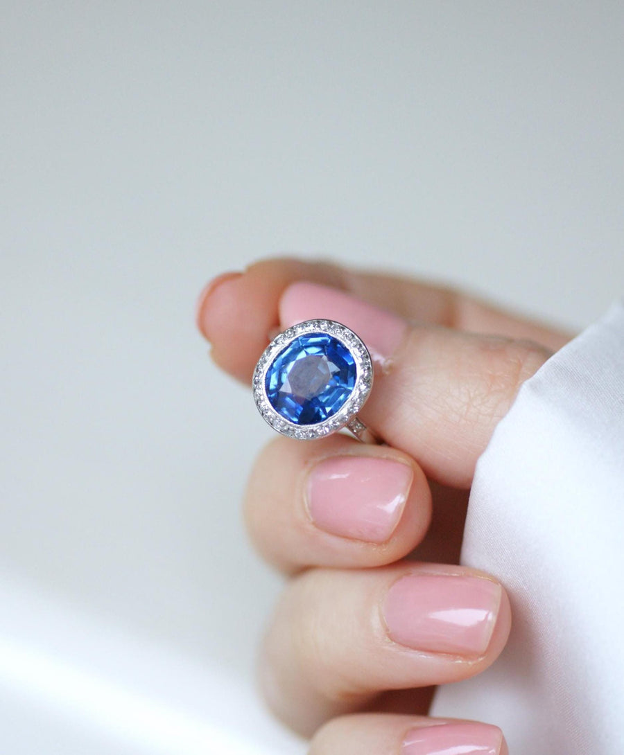 Art Deco Pompadour Ring Unheated Ceylon Sapphire 4.30 Cts and Diamonds on Platinum