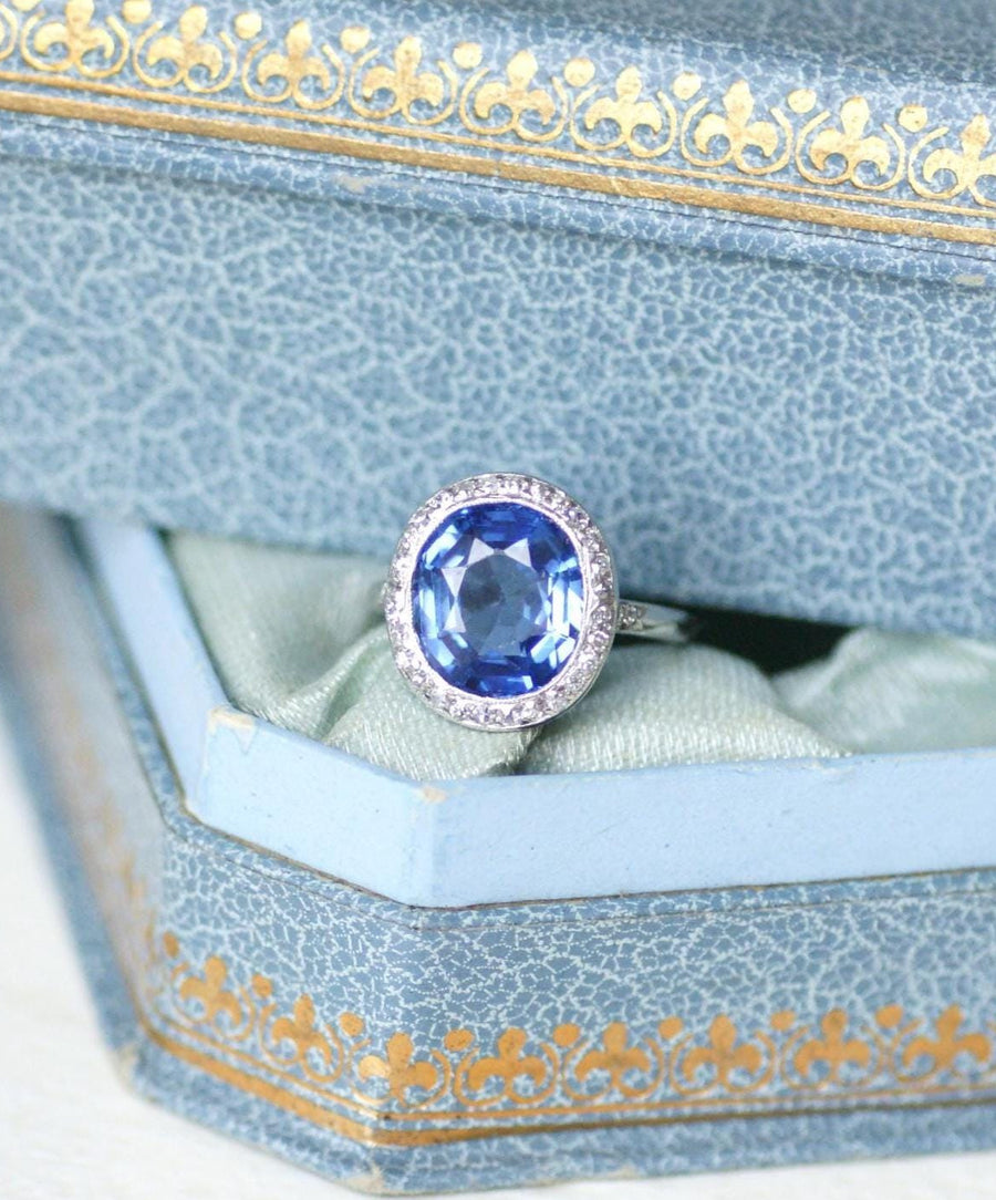 Art Deco Pompadour Ring Unheated Ceylon Sapphire 4.30 Cts and Diamonds on Platinum