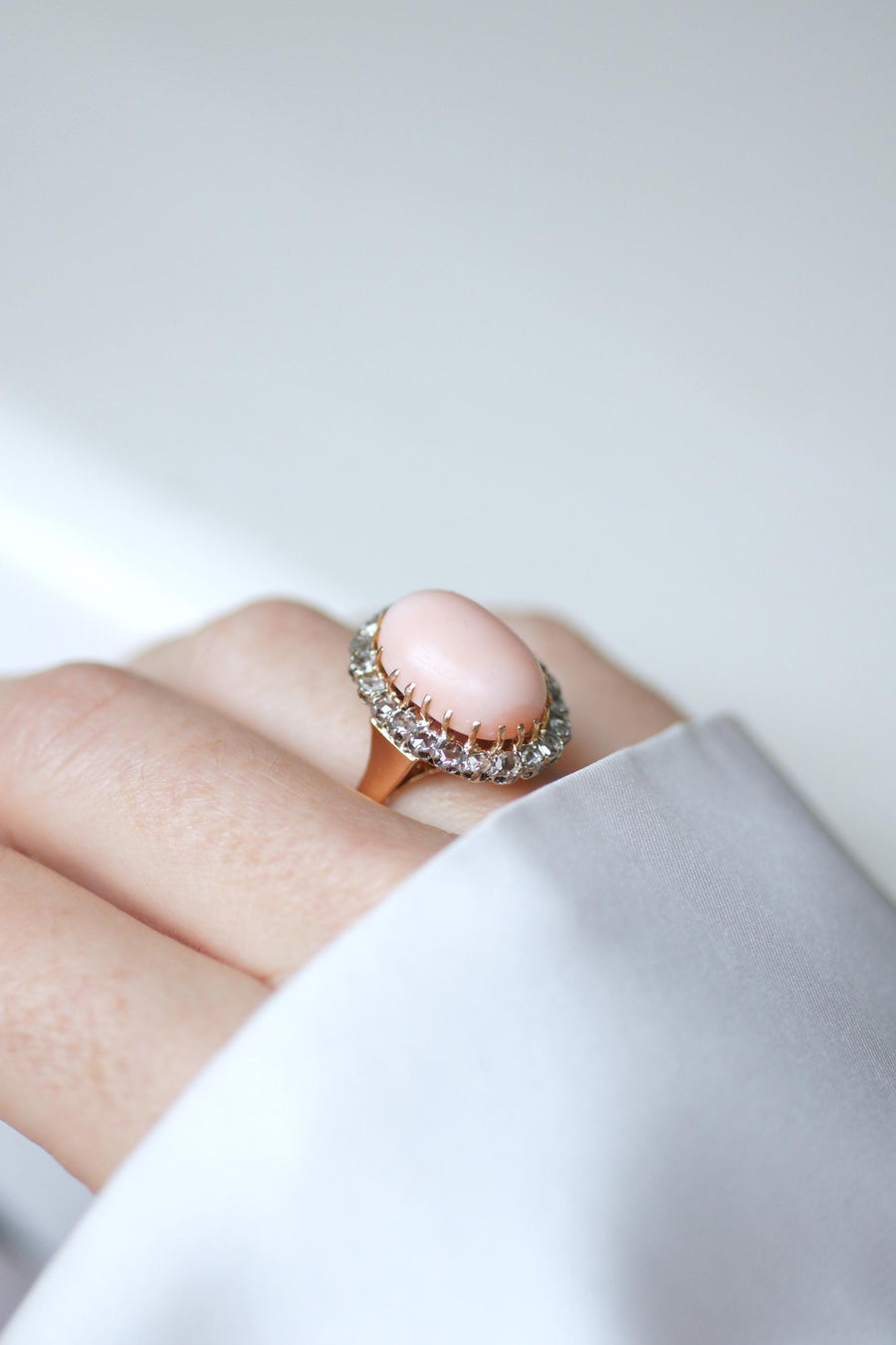 Ring Marguerite Belle Epoque Coral Peau d'Ange Surrounded by Diamonds