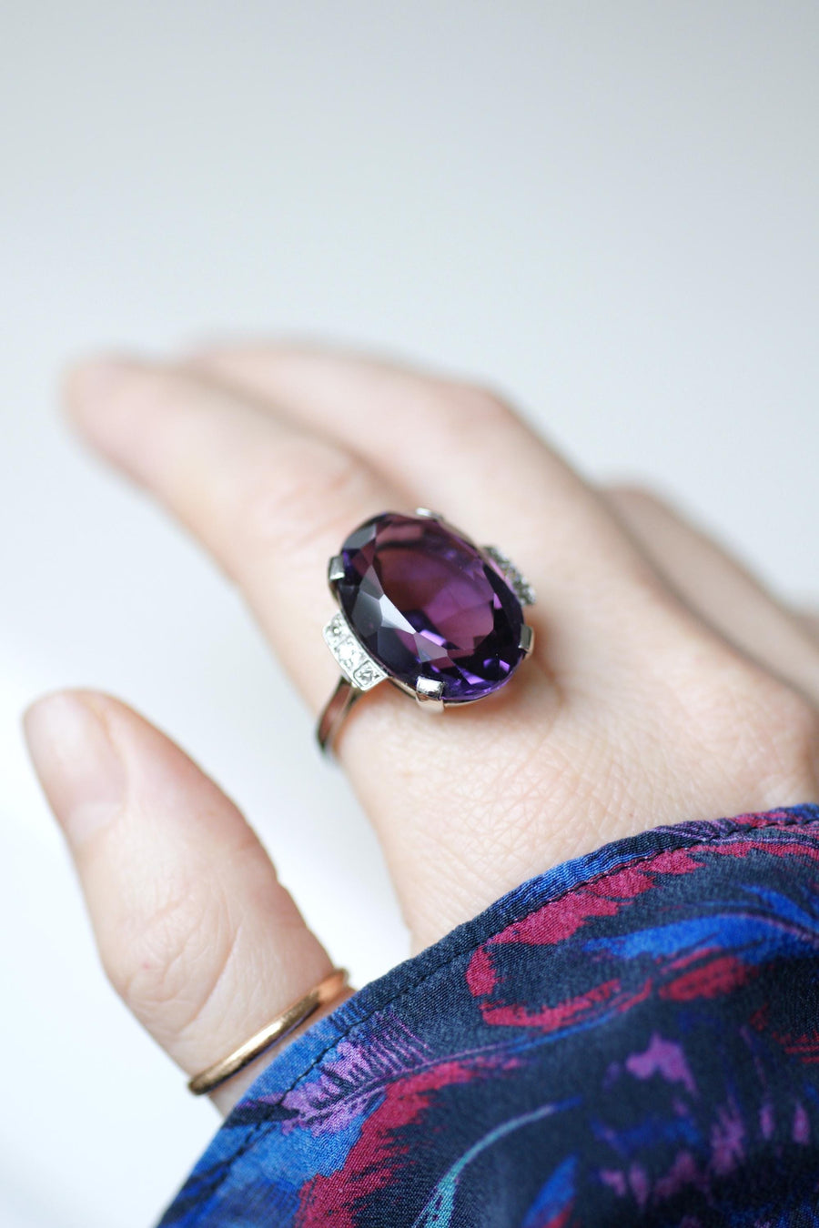 Art Deco Oval Amethyst and Diamond Ring in White Gold and Platinum