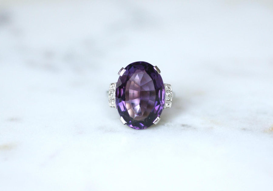 Art Deco Oval Amethyst and Diamond Ring in White Gold and Platinum