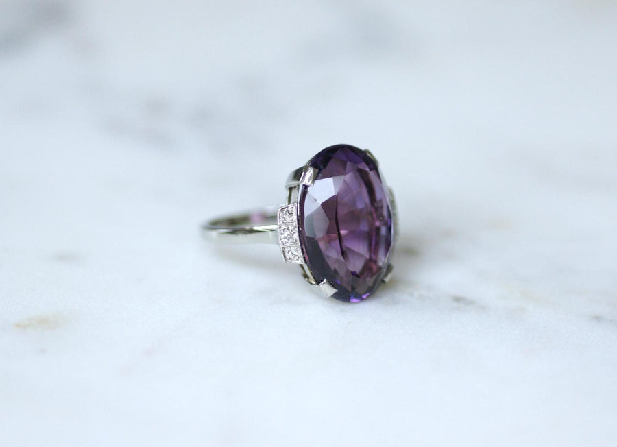 Art Deco Oval Amethyst and Diamond Ring in White Gold and Platinum
