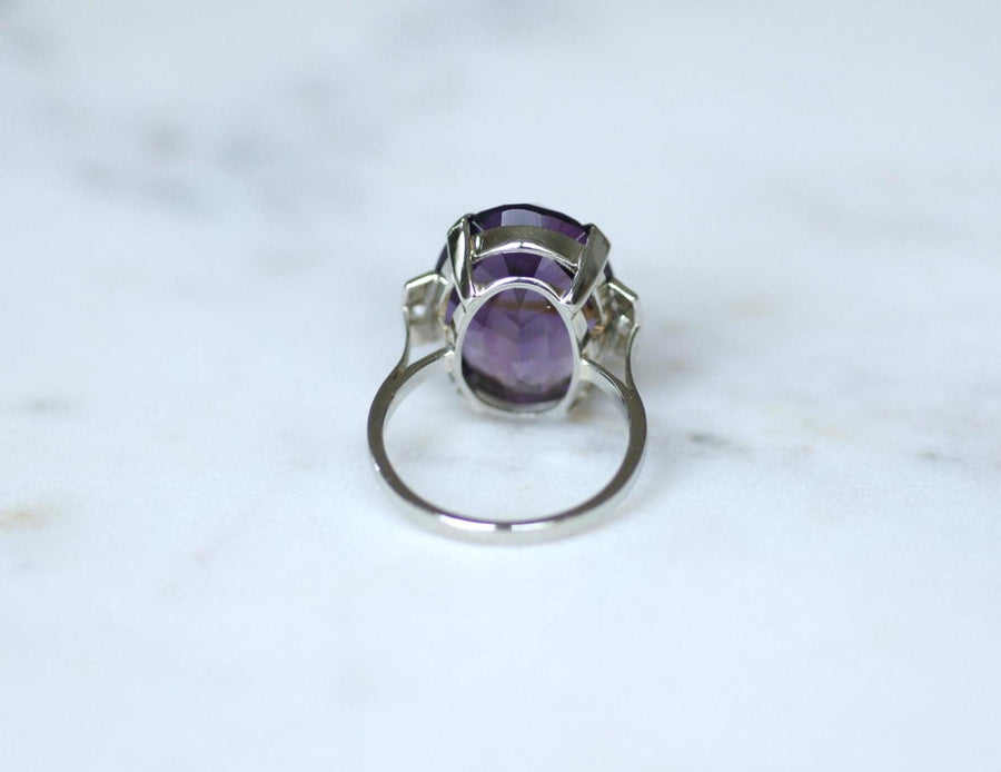 Art Deco Oval Amethyst and Diamond Ring in White Gold and Platinum