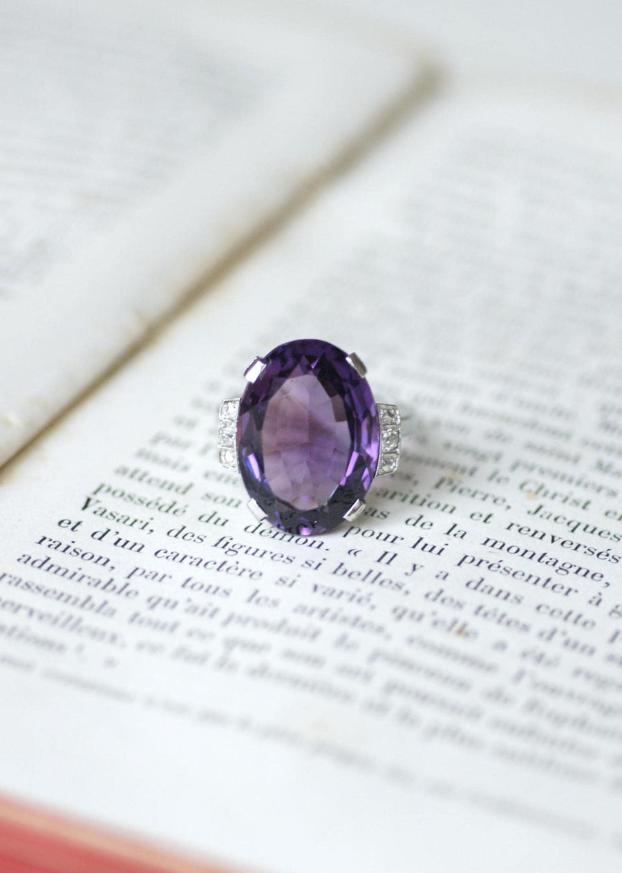 Art Deco Oval Amethyst and Diamond Ring in White Gold and Platinum
