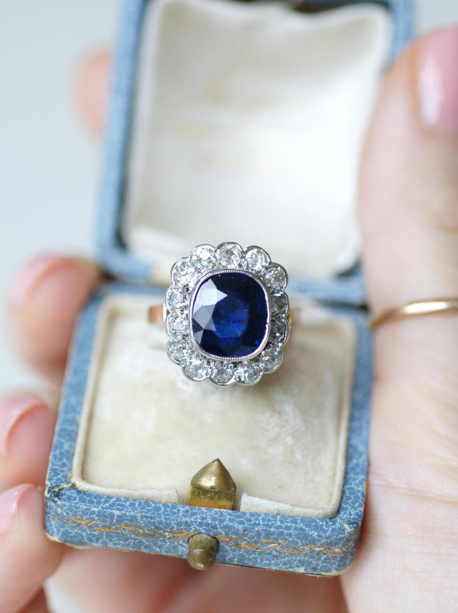 Art Deco Pompadour Ring Unheated Siam Sapphire 3.65 Cts and Diamonds on Pink and White Gold