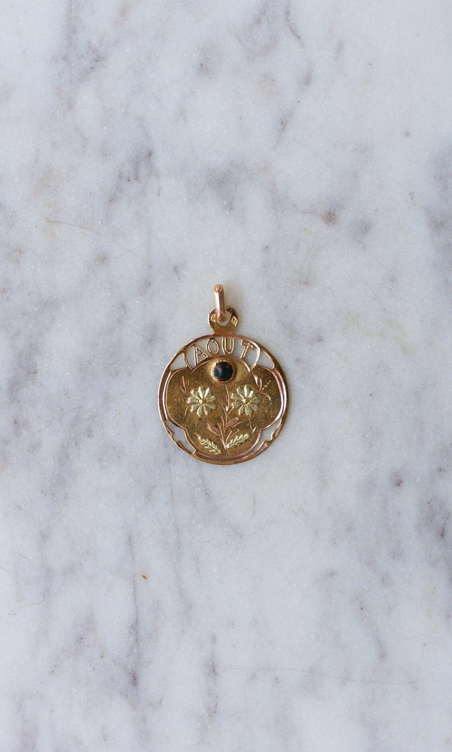 Yellow Gold August Pendant Medal - Galerie Pénélope