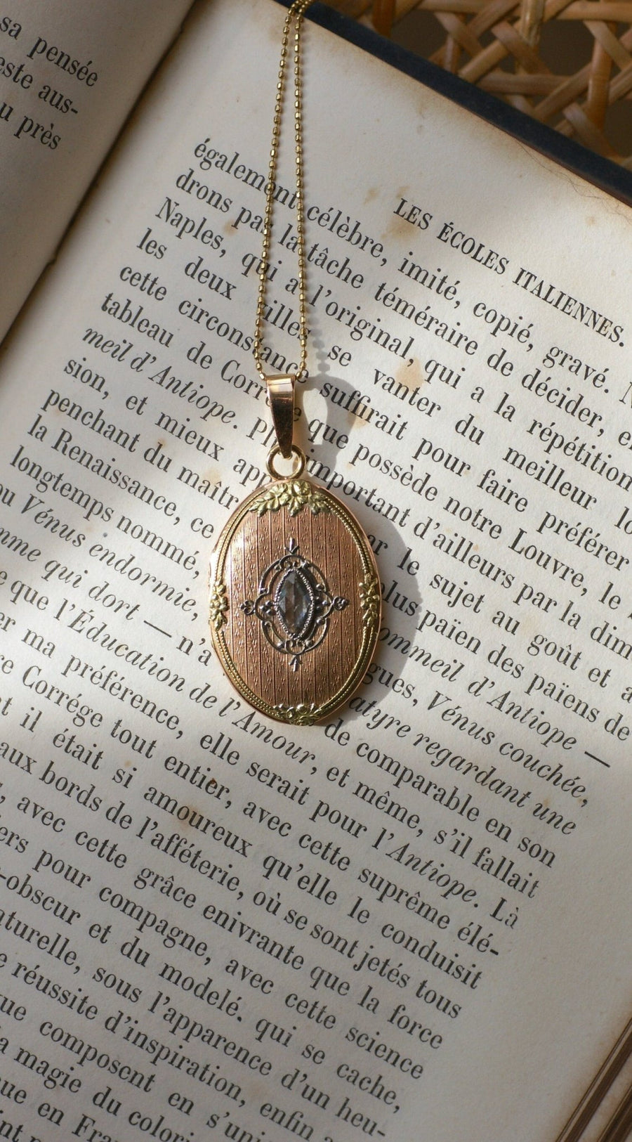Pink-cut diamond opening medallion - Galerie Pénélope
