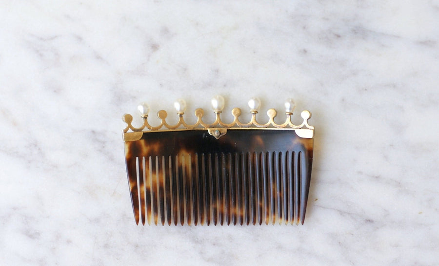 Pair of Diamond and Fine Pearl Combs on Gold - Galerie Pénélope