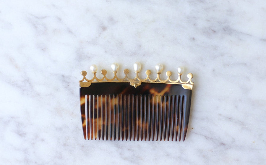 Pair of Diamond and Fine Pearl Combs on Gold - Galerie Pénélope