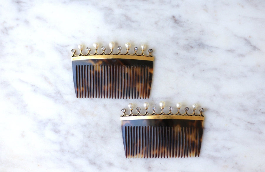 Pair of Diamond and Fine Pearl Combs on Gold - Galerie Pénélope