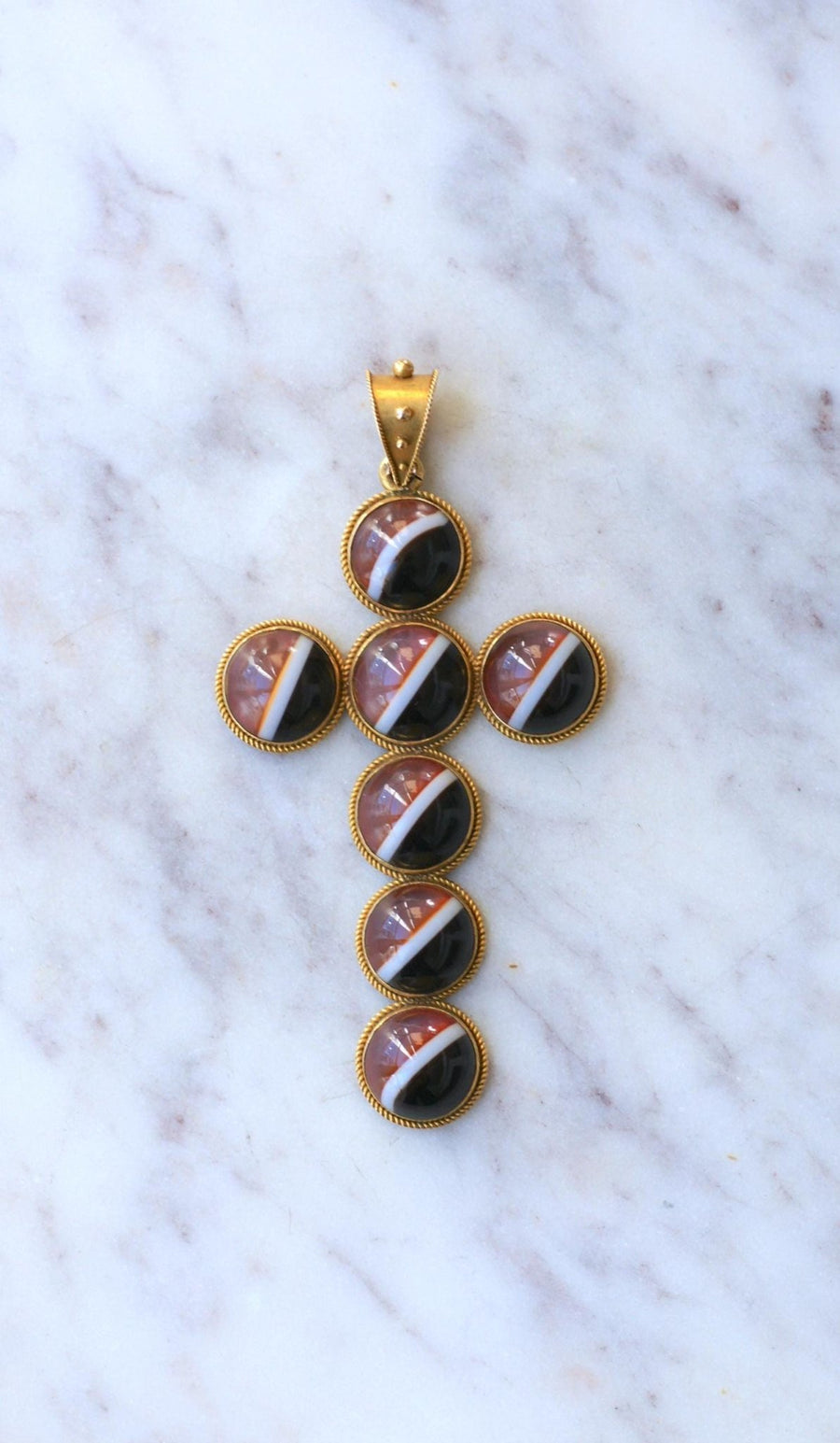 Agate Cabochon Cross on Yellow Gold Pendant - Galerie Pénélope