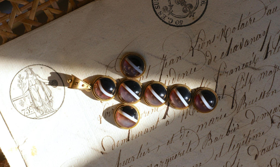 Agate Cabochon Cross on Yellow Gold Pendant - Galerie Pénélope