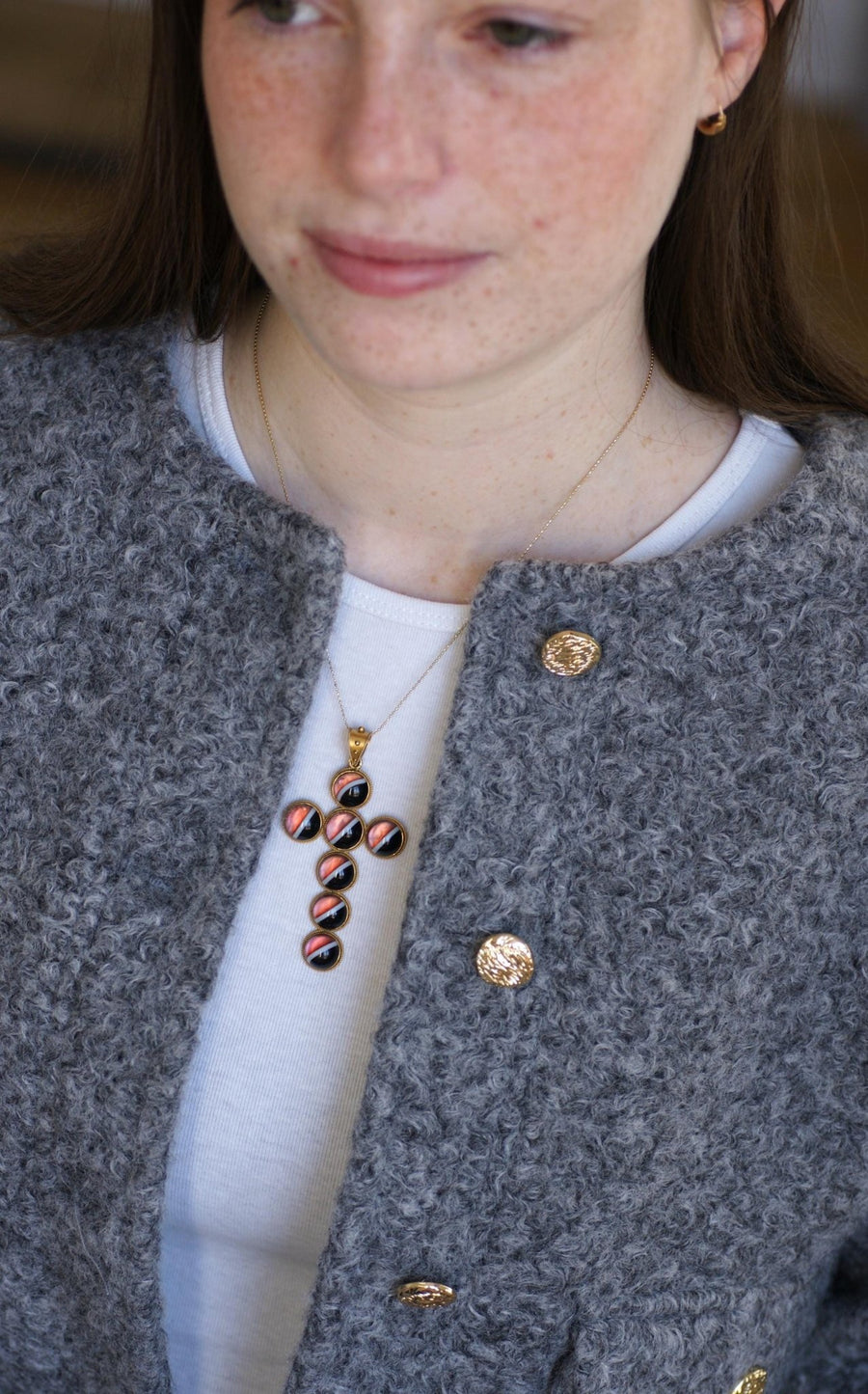 Agate Cabochon Cross on Yellow Gold Pendant - Galerie Pénélope