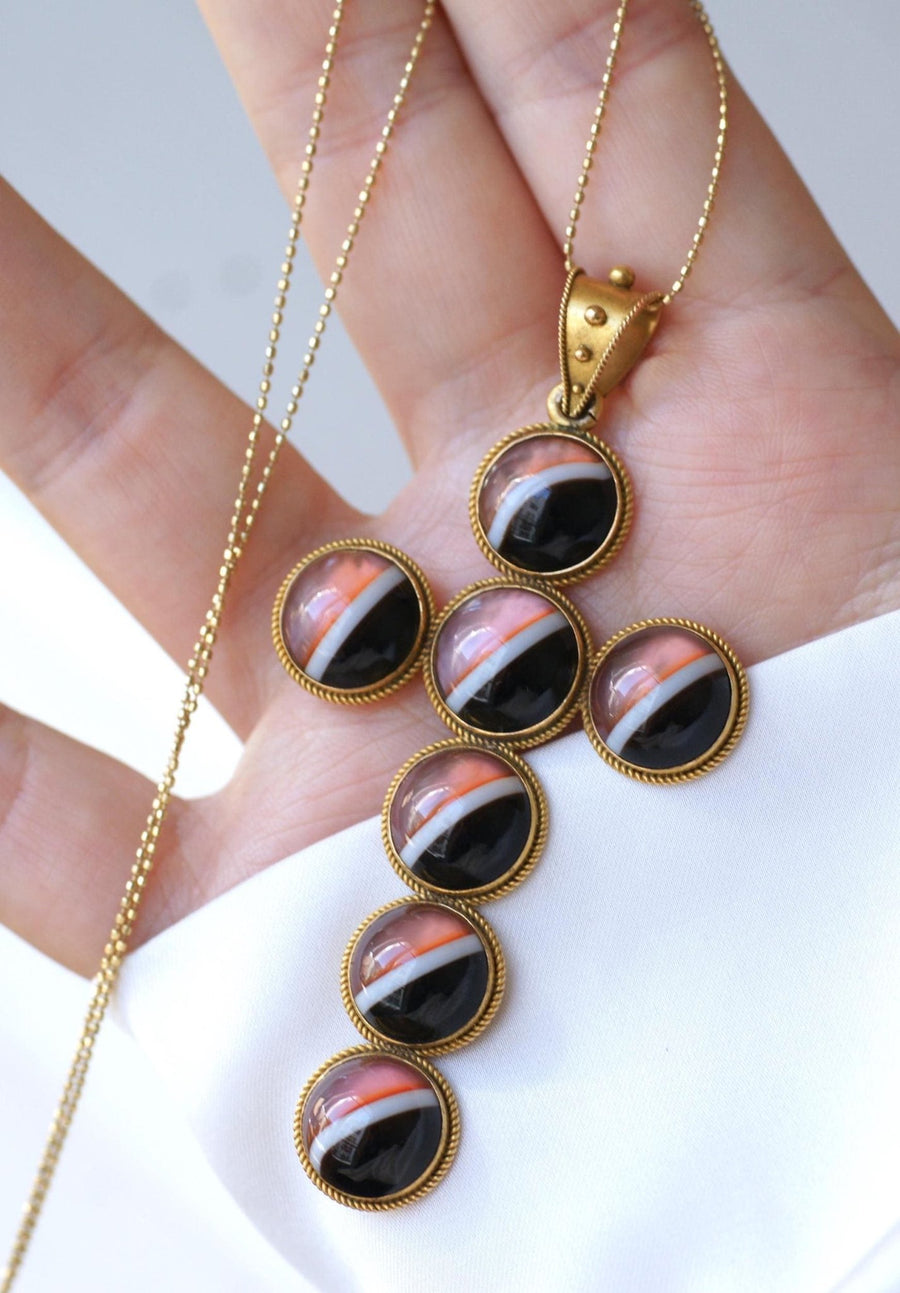 Agate Cabochon Cross on Yellow Gold Pendant - Galerie Pénélope