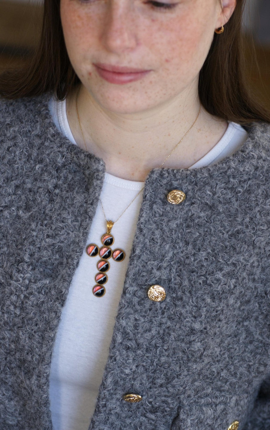 Agate Cabochon Cross on Yellow Gold Pendant - Galerie Pénélope