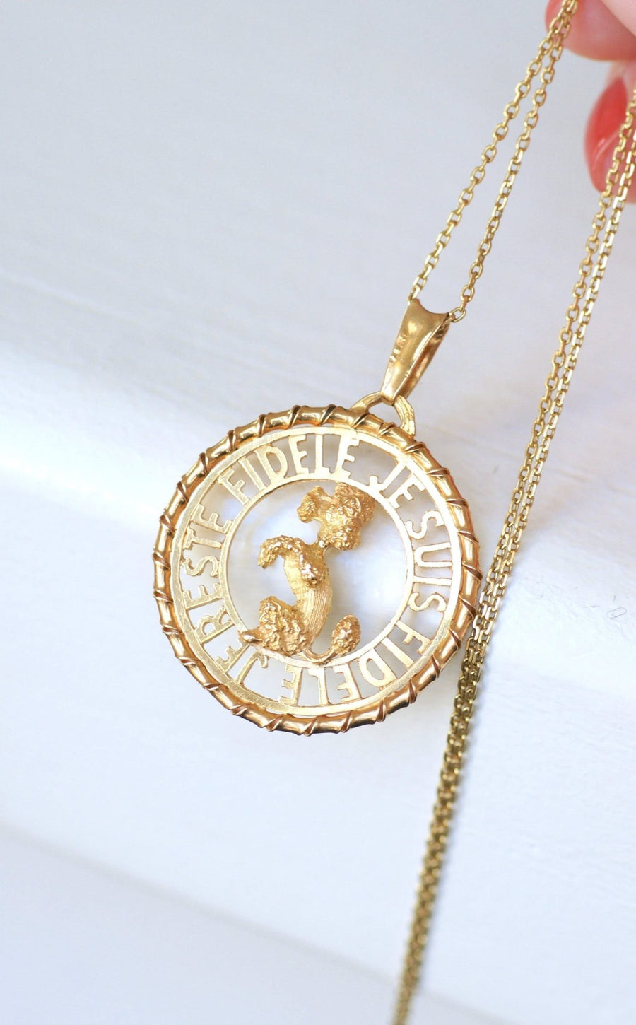 Je Suis Fidèle Je Reste Fidèle Yellow Gold Poodle Pendant - Galerie Pénélope