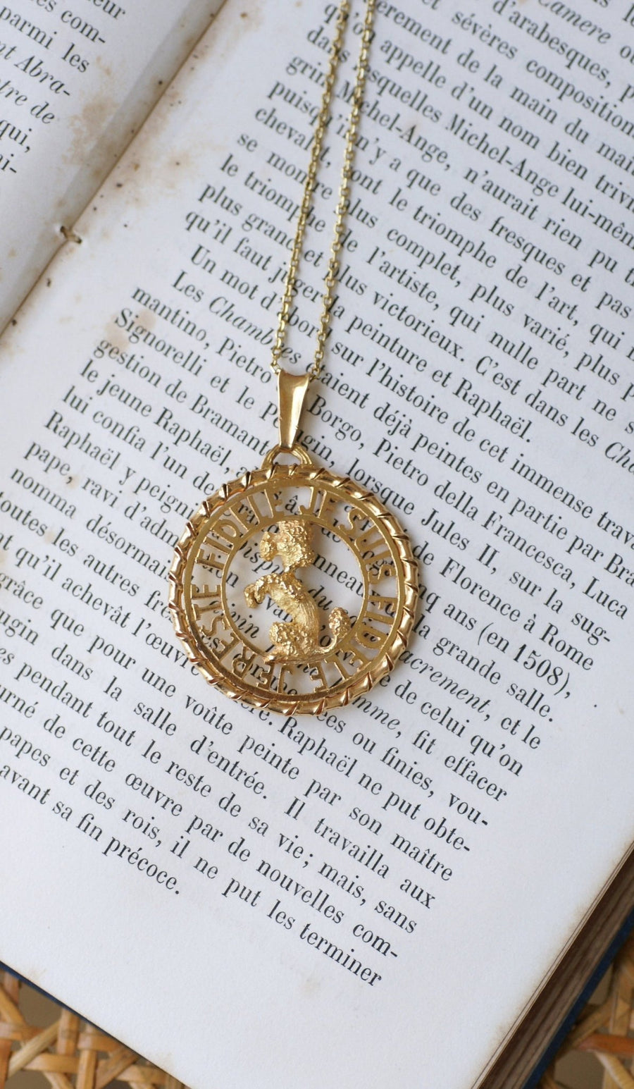 Je Suis Fidèle Je Reste Fidèle Yellow Gold Poodle Pendant - Galerie Pénélope