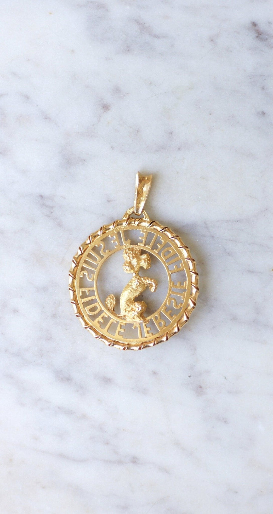 Je Suis Fidèle Je Reste Fidèle Yellow Gold Poodle Pendant - Galerie Pénélope