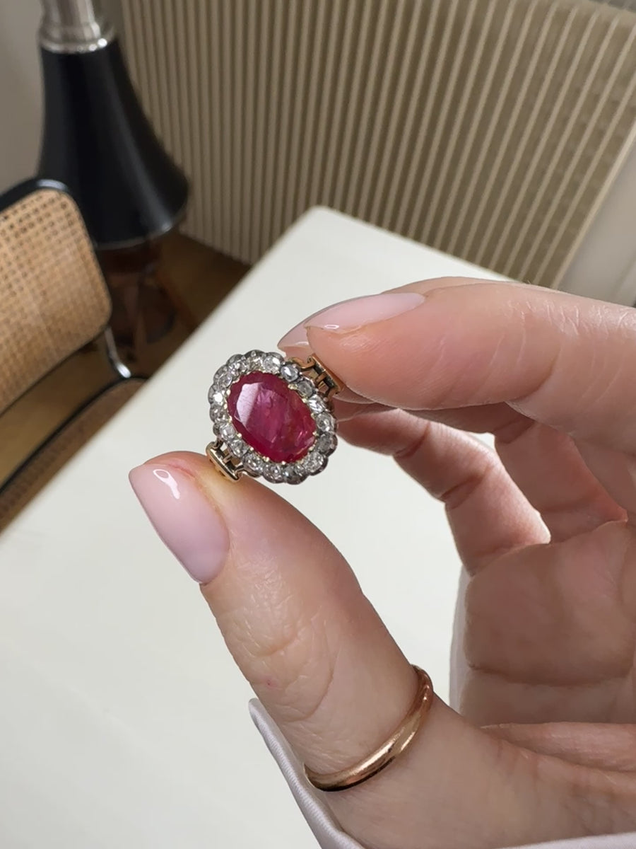 Burmese ruby daisy ring 2.82 Cts diamonds