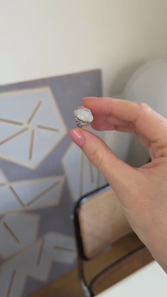 Art Deco Opal and Diamond Ring in White Gold and Platinum