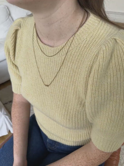 Thin necklace with antique clasp, jaseron mesh in yellow gold