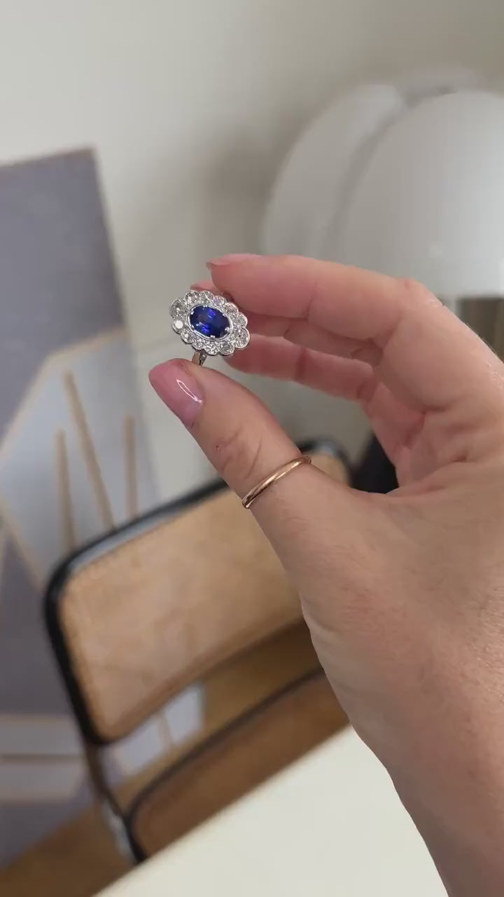 Oval Art Deco Daisy Ring Ceylon Sapphire 1.90 Cts Surrounded by Diamonds on White Gold