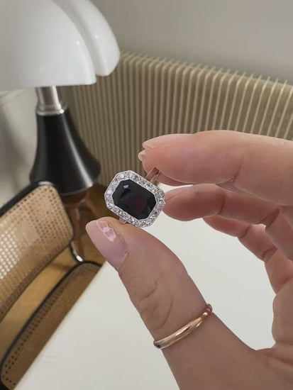 Art Deco Ring Sapphire surrounded by Diamonds on Gold and Platinum