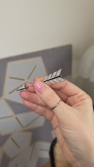 Art Deco Diamond Arrow Brooch on White Gold and Platinum