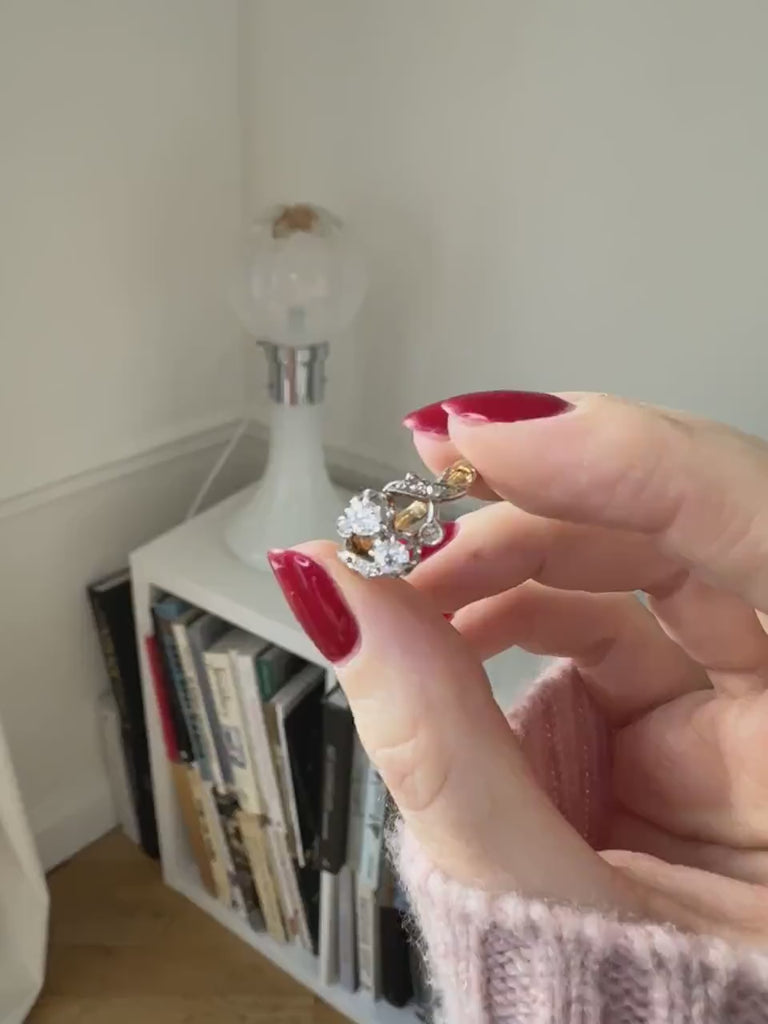 Belle Epoque ring Toi et Moi diamonds on gold and platinum
