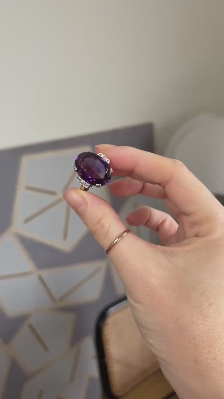 Art Deco Oval Amethyst and Diamond Ring in White Gold and Platinum