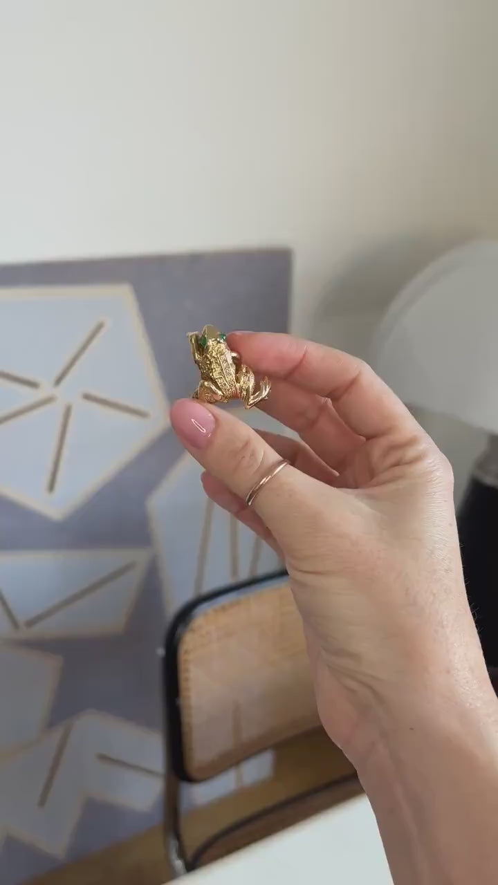 Emerald and Diamond Frog Ring on Yellow Gold