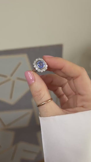 Art Deco Pompadour Ring Ceylon Sapphire 2.80 Cts and Diamonds on Platinum