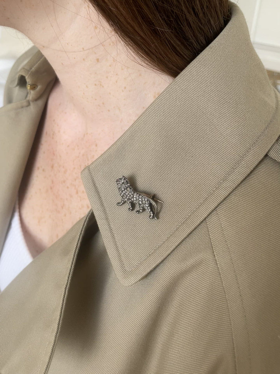 Lion brooch diamonds