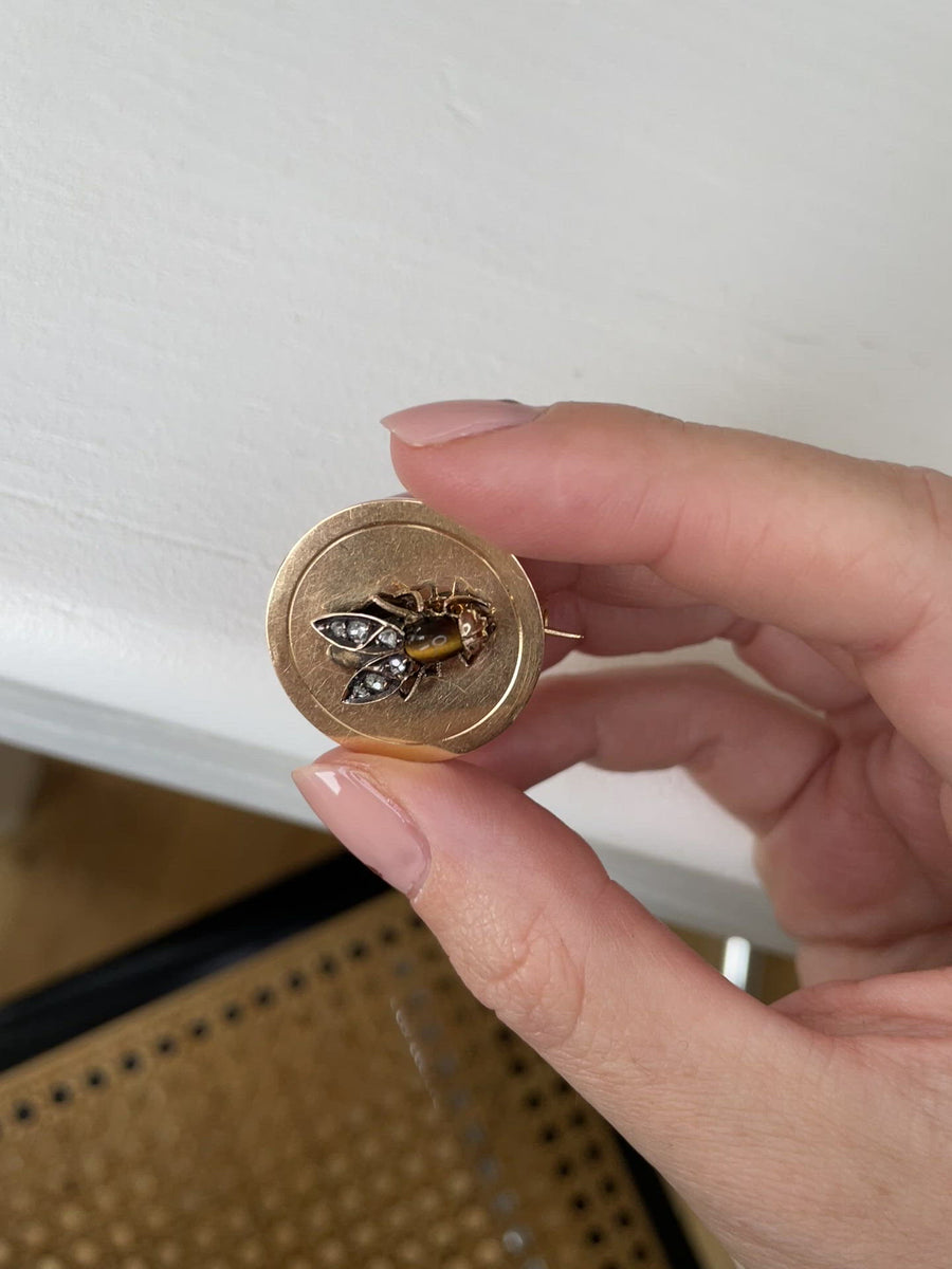 Round bee, tiger eye and diamond brooch