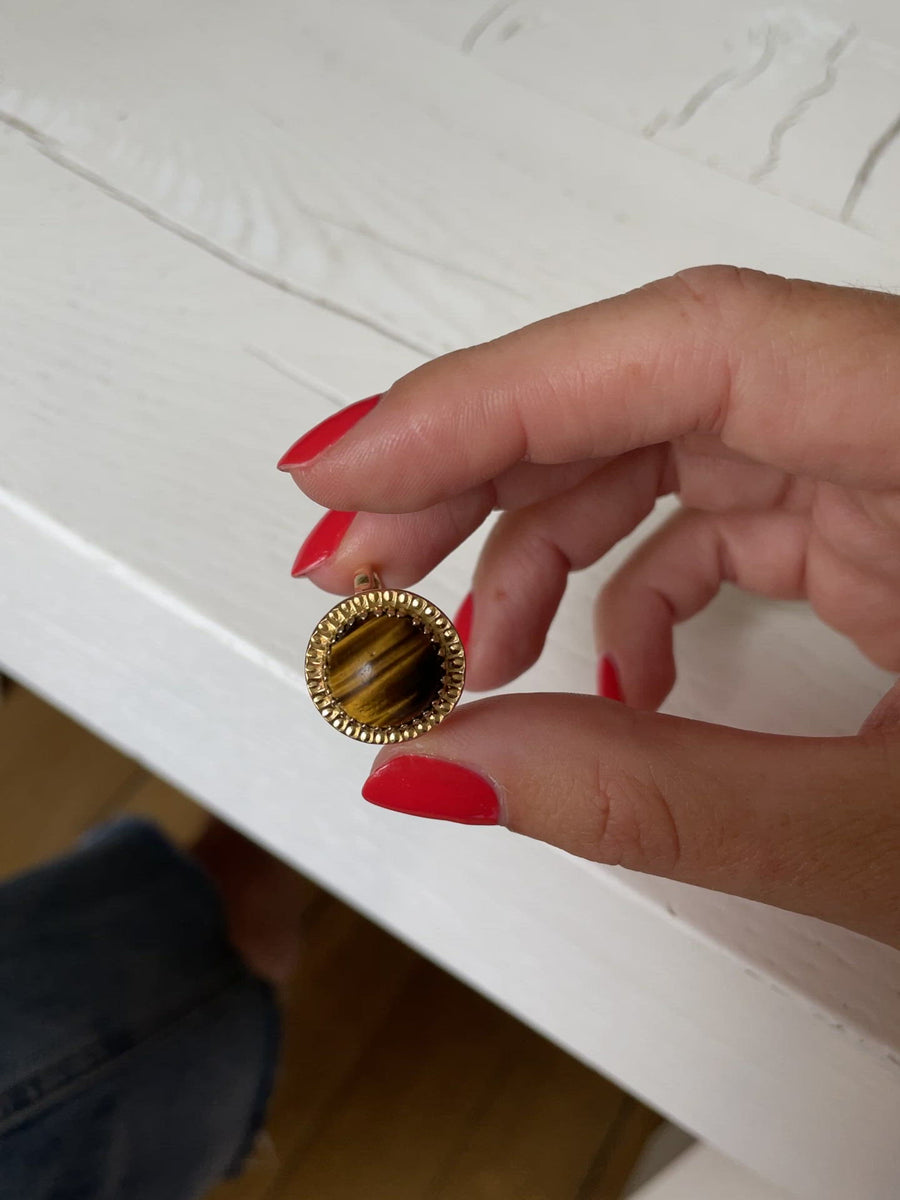 Vintage cocktail ring in yellow gold and tiger eye quartz