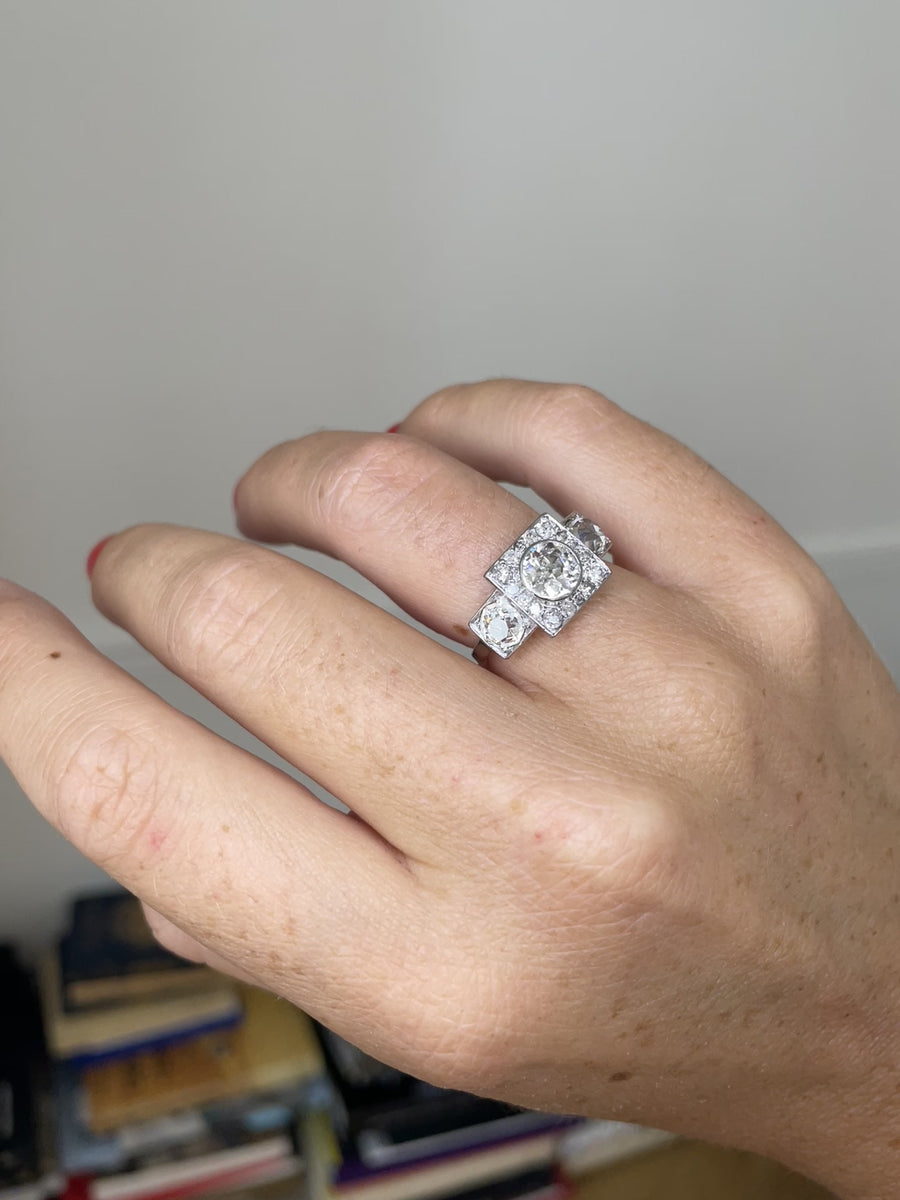 Art Deco 3 diamond ring