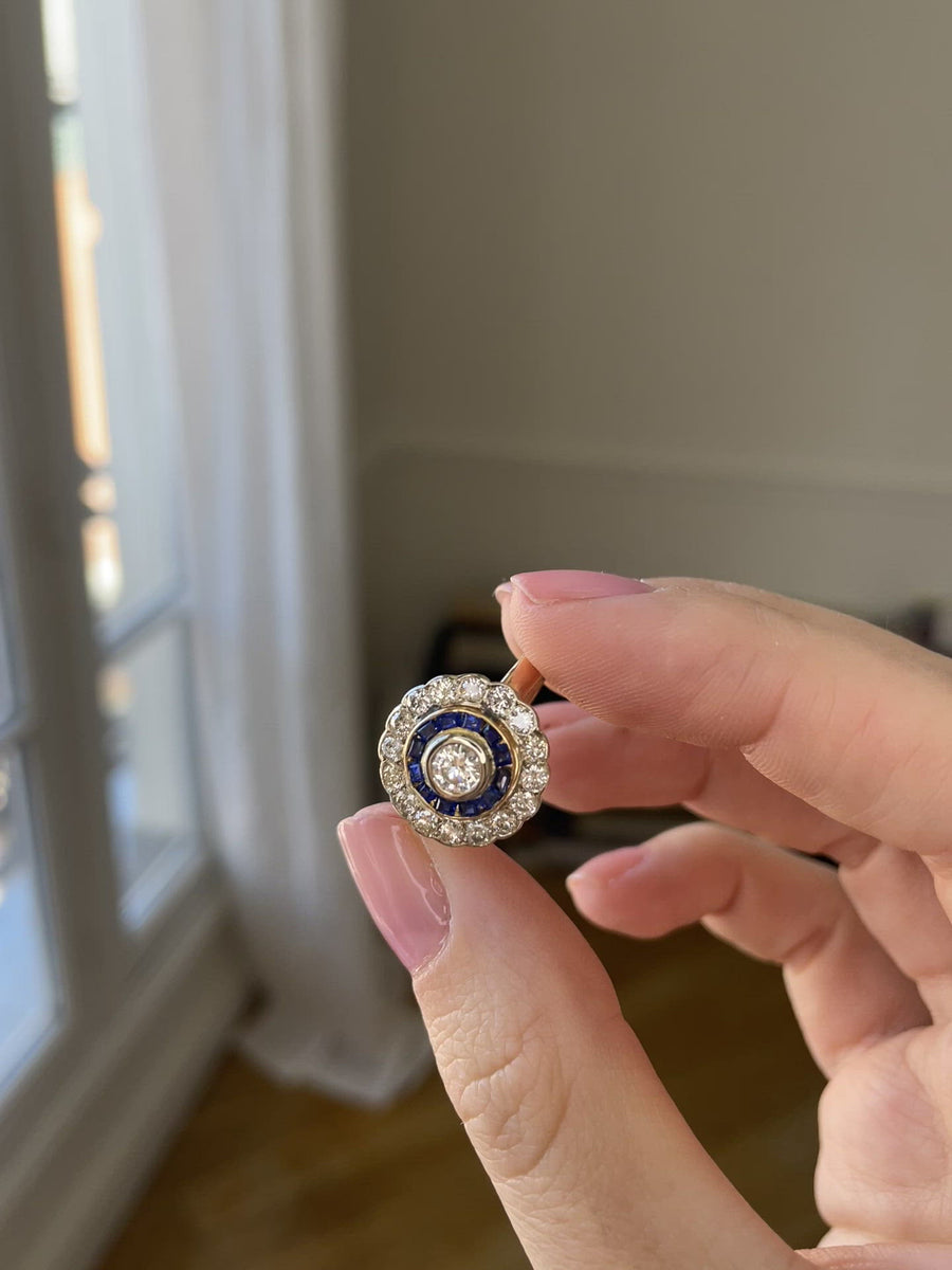 Art Deco style ring with diamonds and sapphires