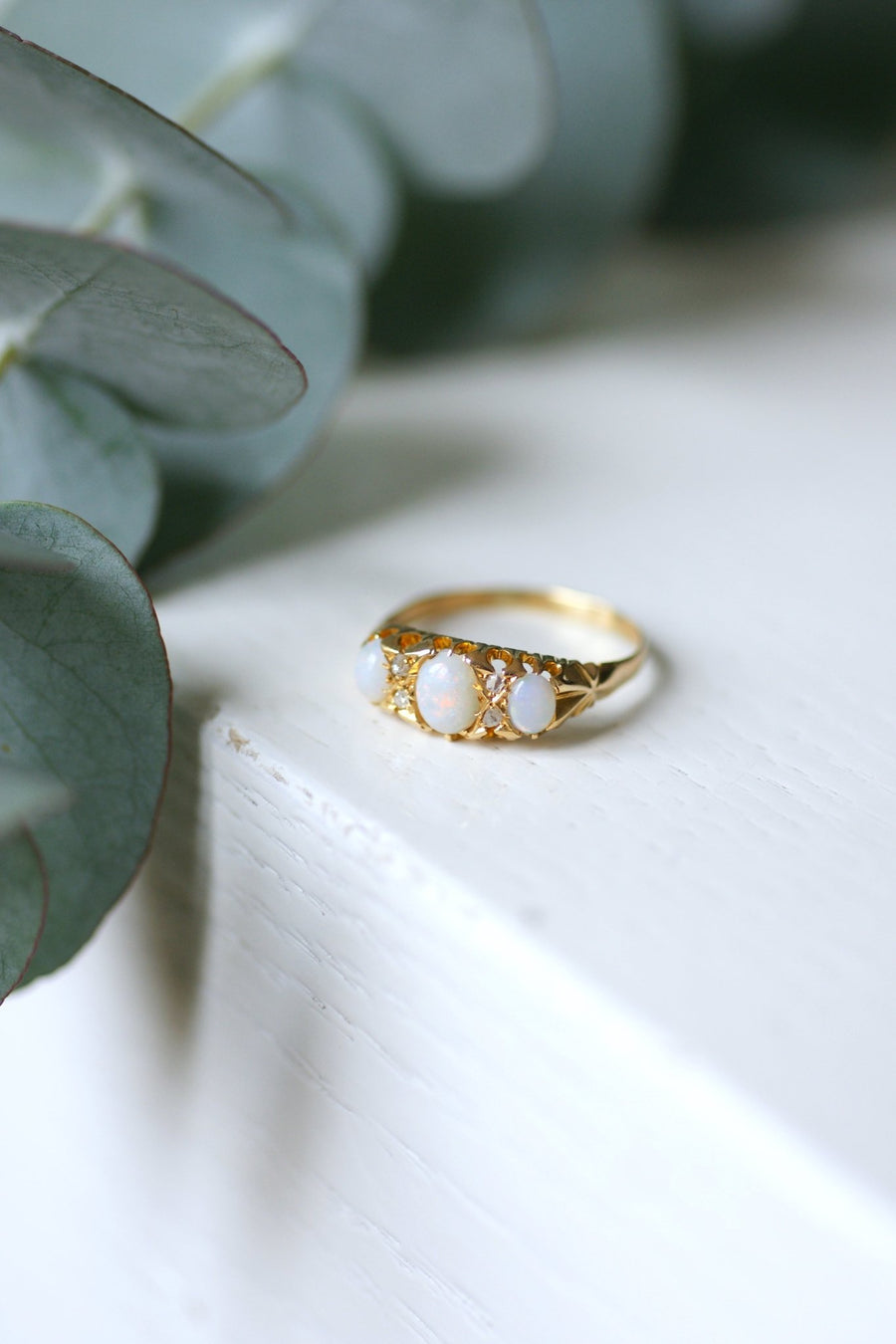 Antique gold, opals and diamonds garter ring - Galerie Pénélope