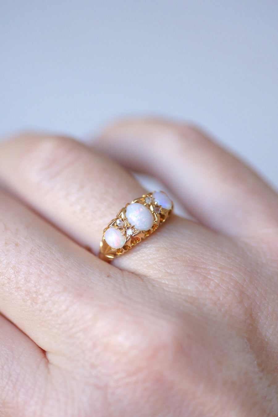 Antique gold, opals and diamonds garter ring - Galerie Pénélope
